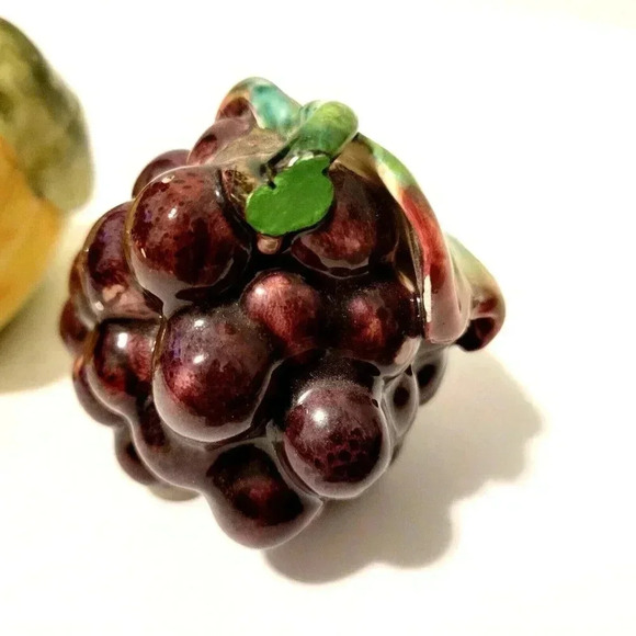 Ceramic Porcelain Fruit Lot of 2 Grapes Apple Heavy 3"x3" Vintage Green Purple - Picture 4 of 5